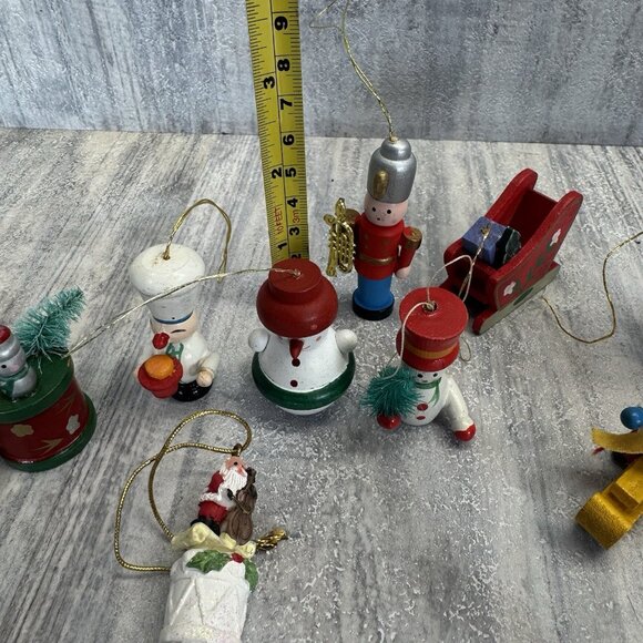 Vtg German Wooden Christmas Ornament Set Erzgebirge Style Santa Balloon Sleigh - Picture 9 of 10